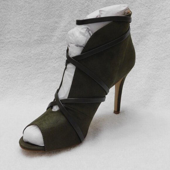 W521 journee collection olive women's samara cutout bootie size 11 - Picture 2 of 4